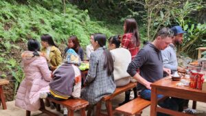 Thung Sen Tam Coc restaurant & cafe - scenic viewpoint